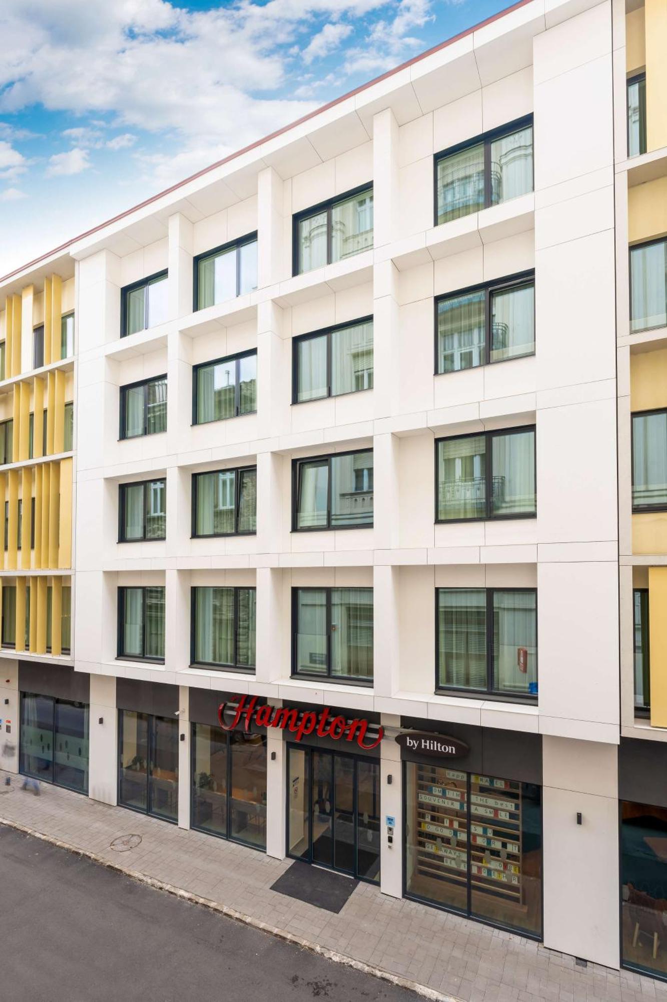 Hampton By Hilton Budapest City Centre Экстерьер фото