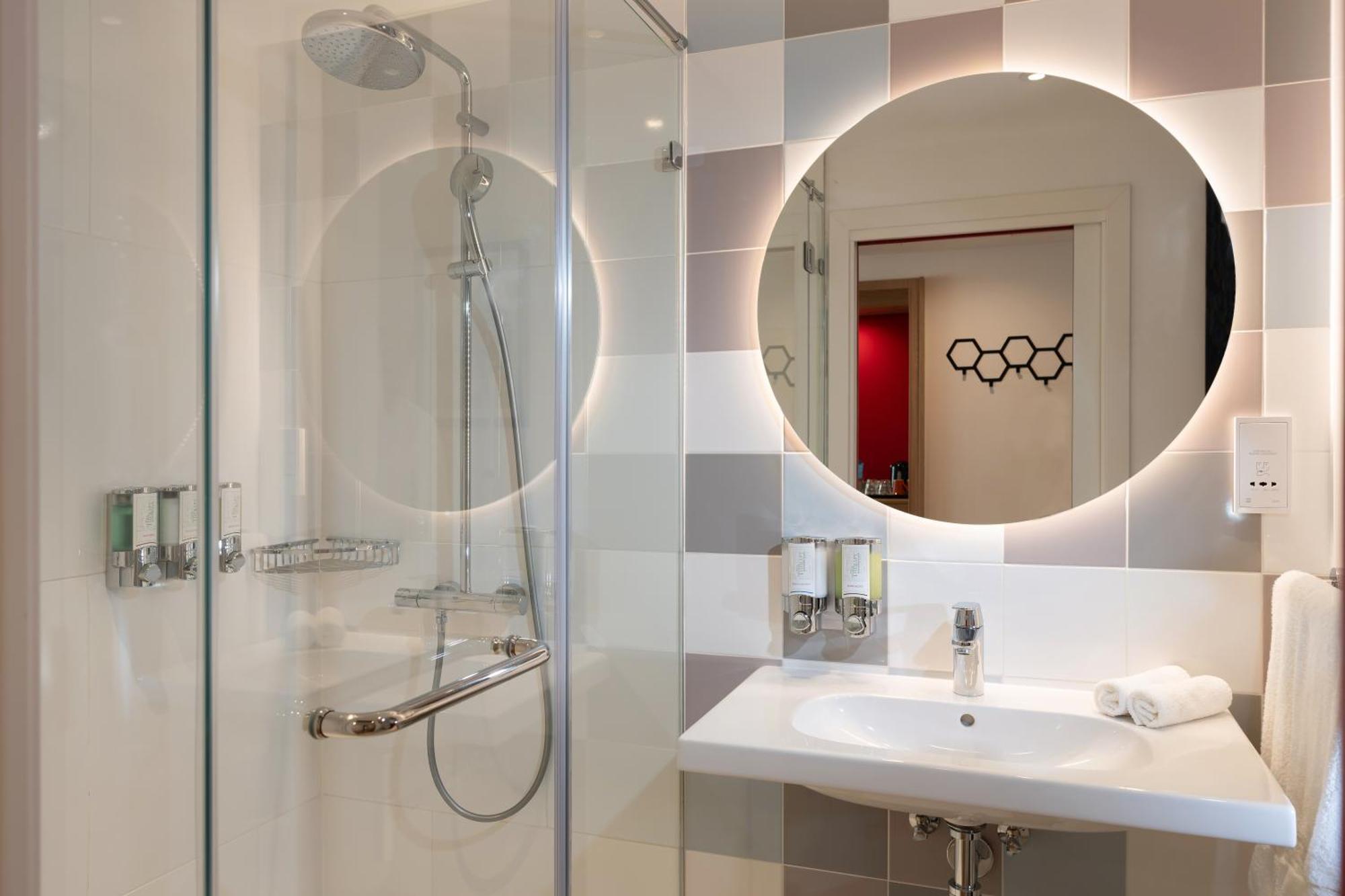 Hampton By Hilton Budapest City Centre Экстерьер фото